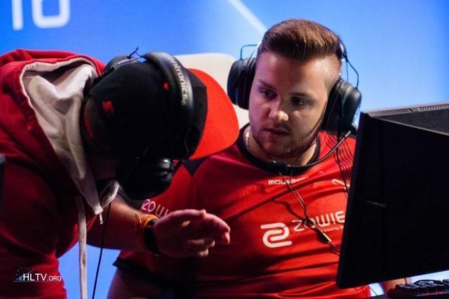 如今的他已 如今的他已